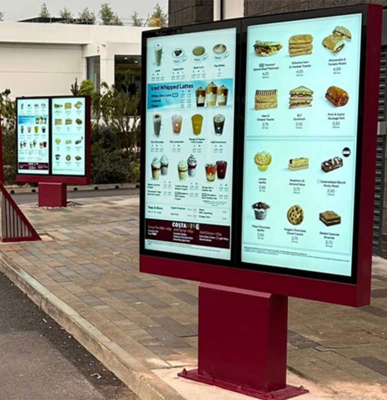 55 Zoll doppelseitiger Drive-Thru-Kiosk in Großbritannien